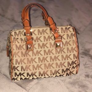 Micheal kors purse